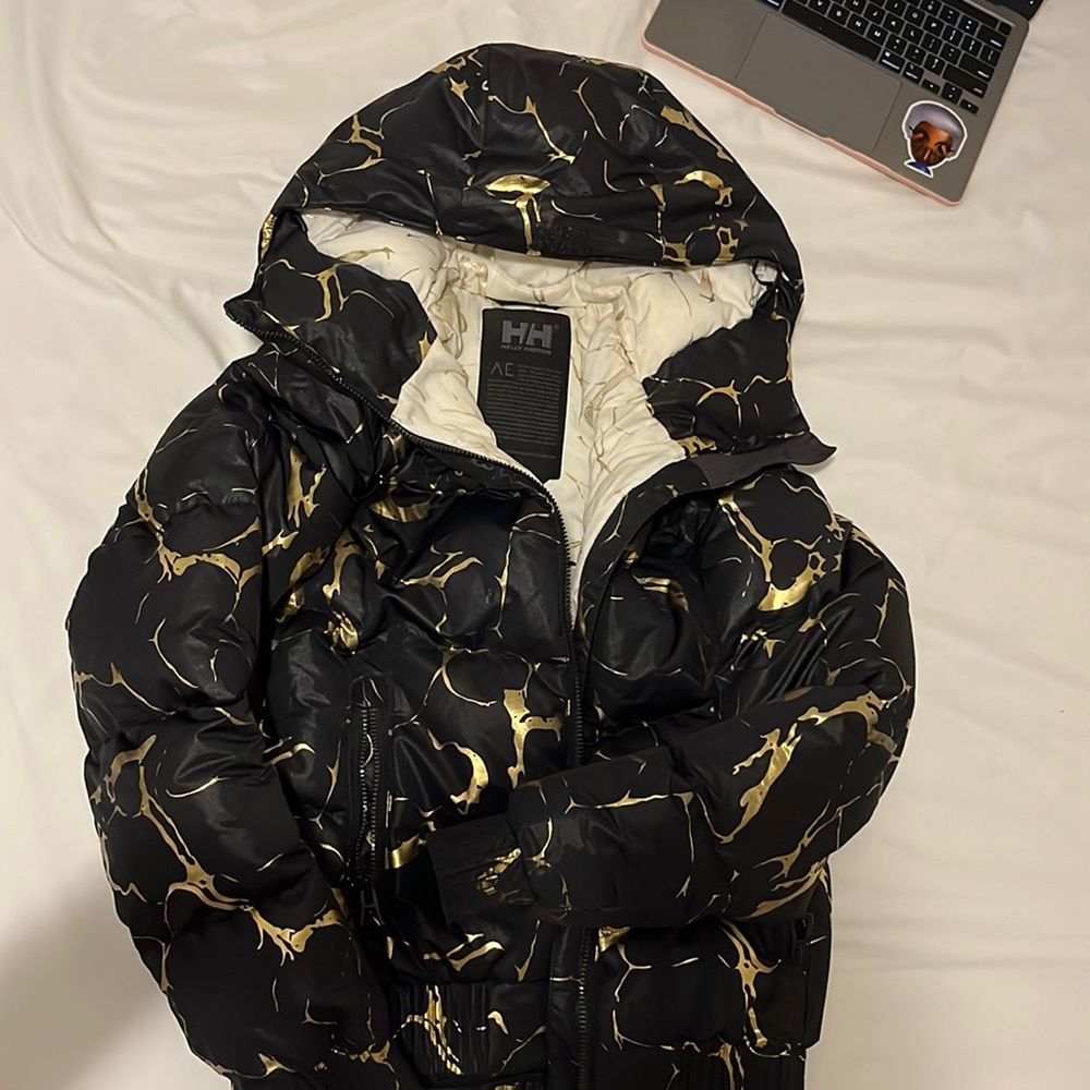 helly hansen cropped puffer jacket